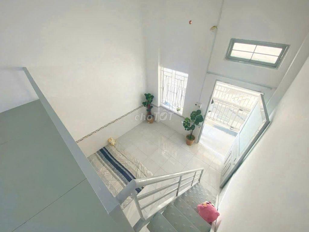 PHÒNG GÁC CAO Ở 4-5 BẠN NGAY LÊ VĂN VIỆT - KHU CNC - MAN THIỆN QUẬN 9