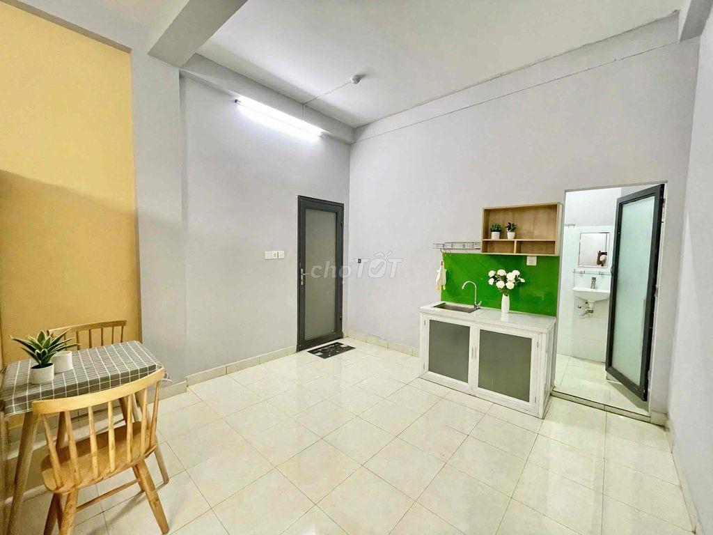 STUDIO NGAY CAO ĐẲNG CÔNG THƯƠNG - LÊ VĂN VIỆT - NGÃ TƯ THỦ ĐỨC