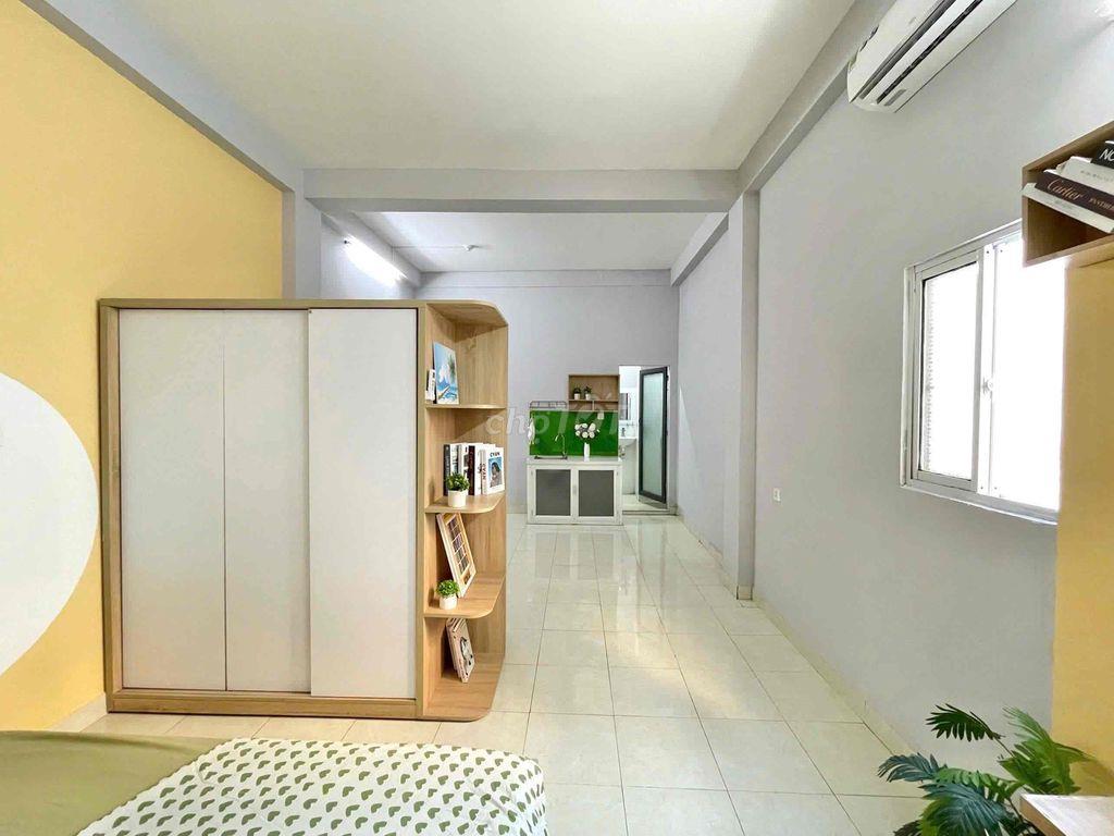STUDIO NGAY CAO ĐẲNG CÔNG THƯƠNG - LÊ VĂN VIỆT - NGÃ TƯ THỦ ĐỨC