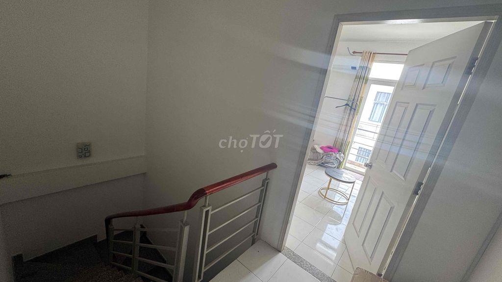 PHÒNG 15M² GIÁ 2TR - GẦN FPT, ĐH TÀI CHÍNH MARKETING - Ở NGAY