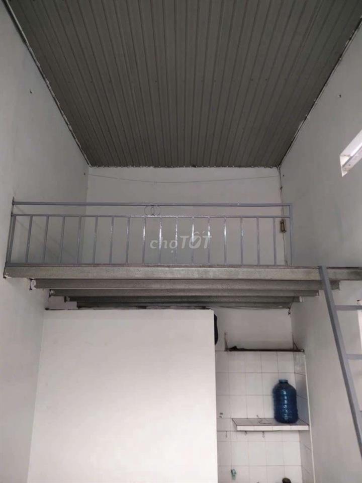 phòng trọ kiôt tách biệt với chủ 