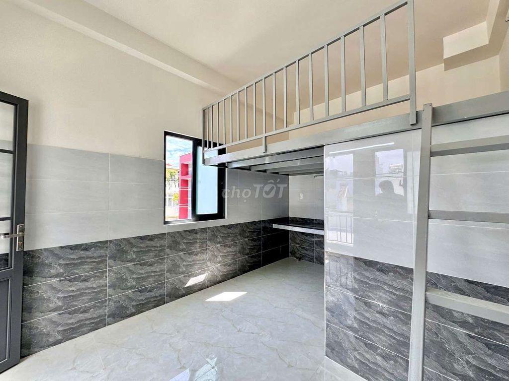 GÁC NGAY NGÃ TƯ THỦ ĐỨC CHỈ THU PHÍ ĐIỆN NƯỚC