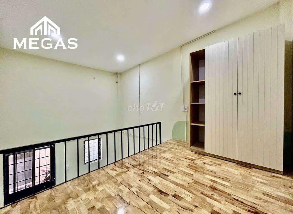 Gác rộng qua Ngay chợ đầu mối Thủ Đức - Tô Ngọc Vân