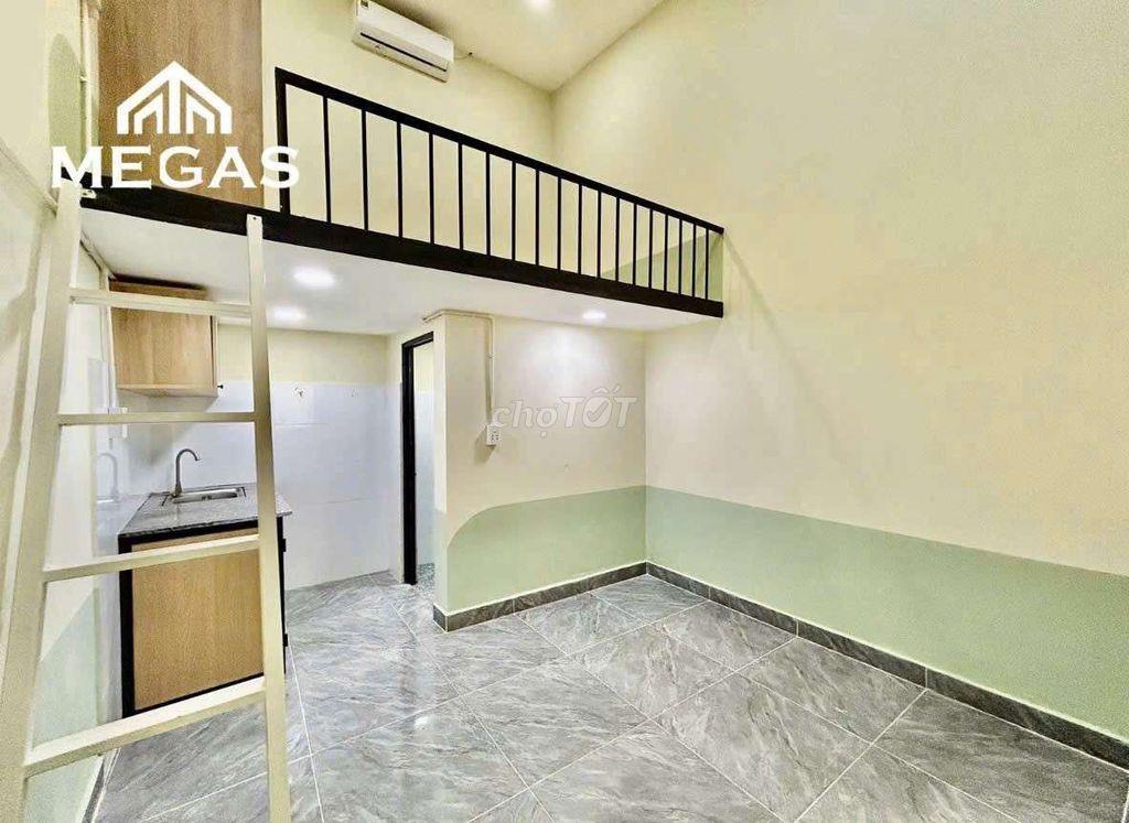 Gác rộng qua Ngay chợ đầu mối Thủ Đức - Tô Ngọc Vân