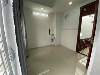 Phòng trọ (có ban công riêng) Ngã tư Thủ đức, Trương Văn Thành