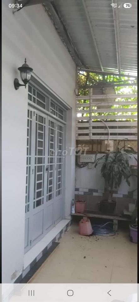 Nhà nguyên căn,có gác lửng