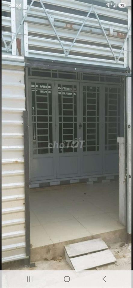 Nhà nguyên căn,có gác lửng