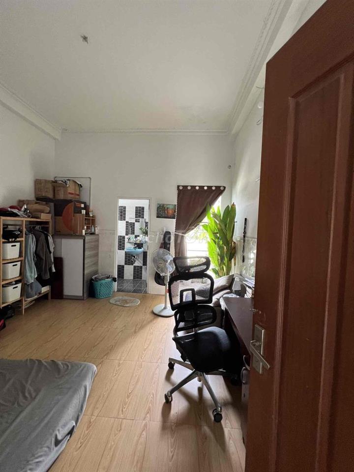 Cho thuê phòng 20m2 có ban công, WC riêng, đầy đủ nội thất