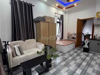 Phòng có ban công 25m2, Thủ Đức