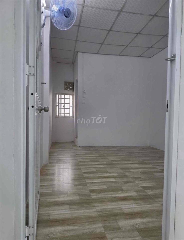 Cho thuê nhà nguyên căn 1 trệt,1lầu,2wc,2phòng ngủ,bếp ,phòng khách