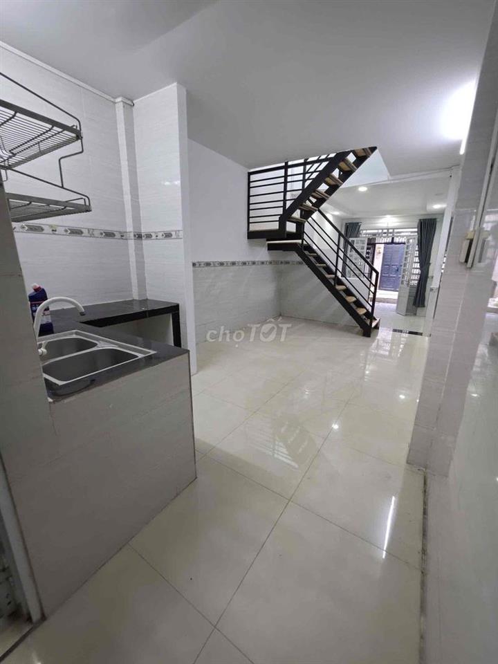 Cho thuê nhà nguyên căn 1 trệt,1lầu,2wc,2phòng ngủ,bếp ,phòng khách