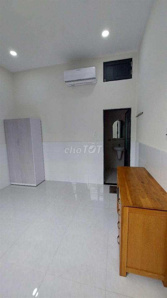Phòng máy lạnh cho thuê mới Q9 3tr