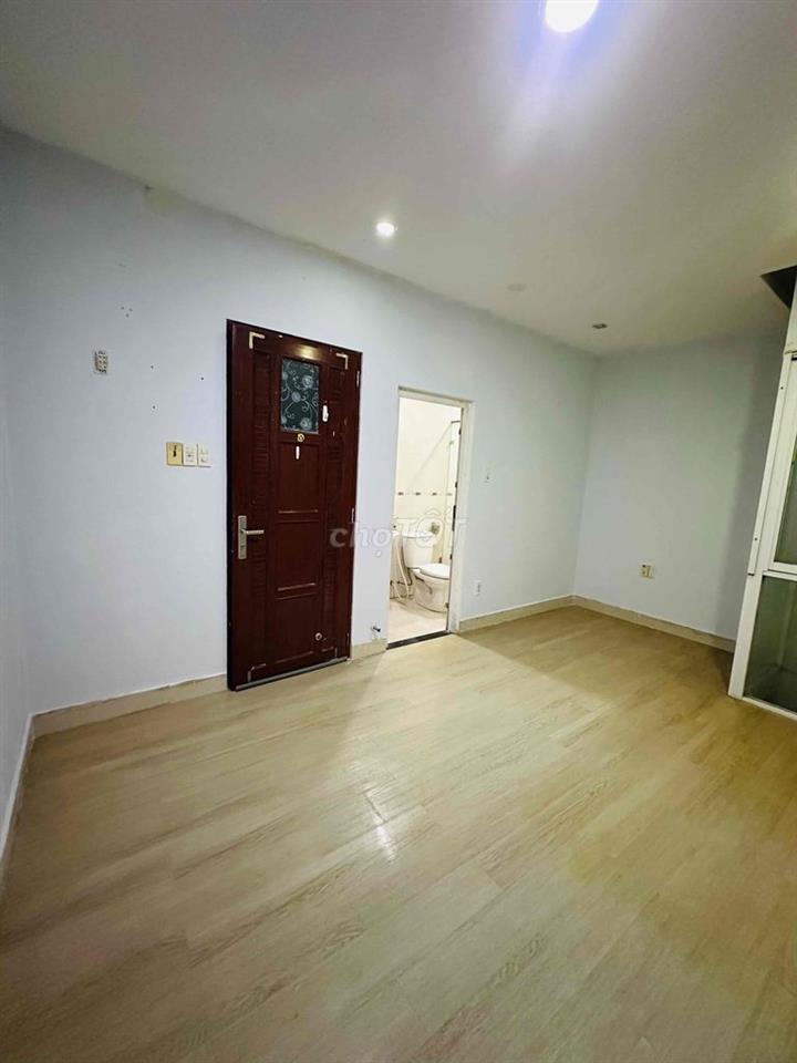 CHO NỮ THUÊ PHÒNG NỘI THẤT CƠ BẢN QUẬN 2