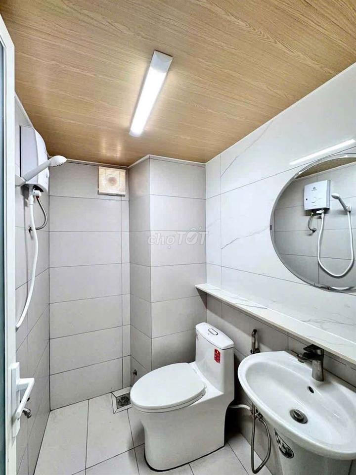 Cho thuê duplex ban công ngay kế bên UFM, gần FPT , khu CNC