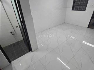 Phòng mới xây ngay ngã tư thủ Đức 