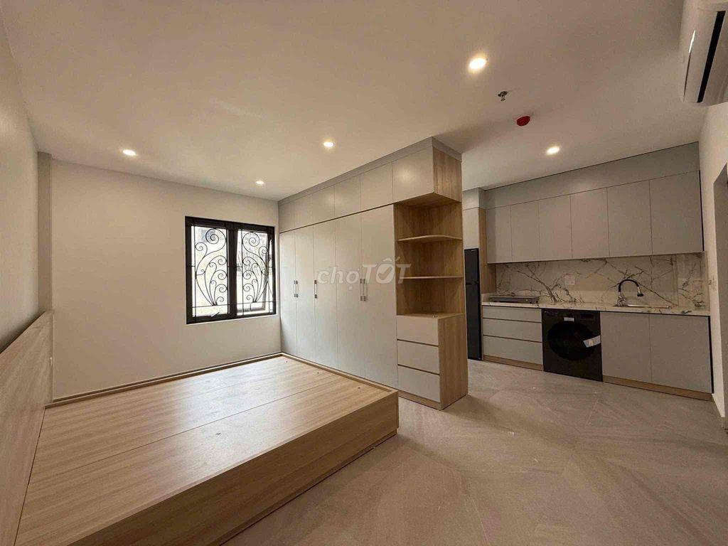 STUDIO FULL NỘI THẤT, BAN CÔNG NGAY NGÃ TƯ THỦ ĐỨC - GA METRO -