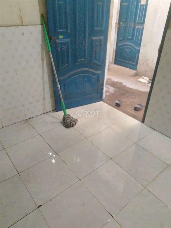Cho thuê phòng trọ gần KCNC 20m² có gác, WC riêng, sạch sẽ, an ninh 