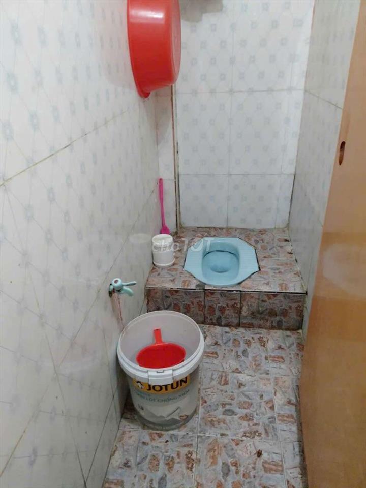 Cho thuê phòng trọ gần KCNC 20m² có gác, WC riêng, sạch sẽ, an ninh 