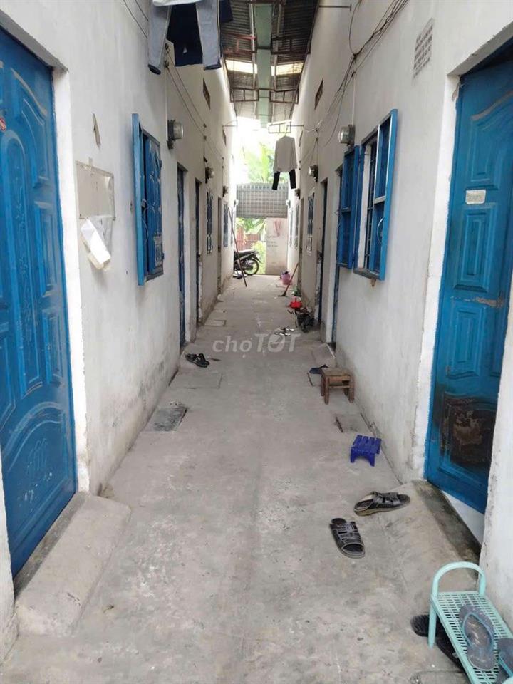 Cho thuê phòng trọ gần KCNC 20m² có gác, WC riêng, sạch sẽ, an ninh 
