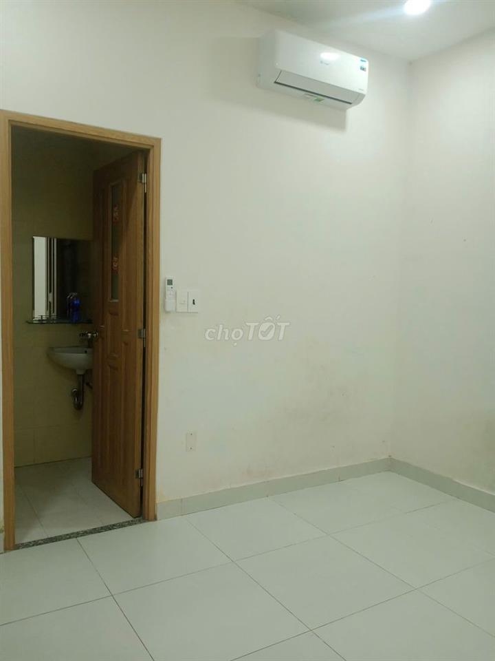 Cho thuê phòng trọ, Không ngập khi mưa lớn, có máy lạnh