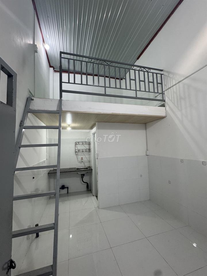 Nhà trọ mới đường Linh Trung-Khu biệt thự-Nhà xe riêng-không chung chủ