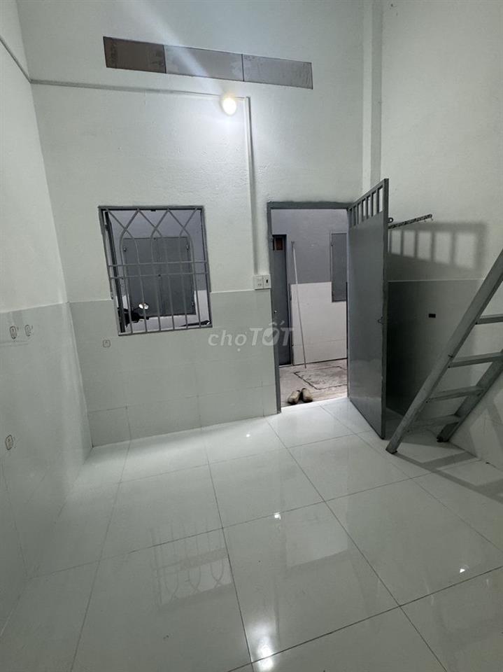 Nhà trọ mới đường Linh Trung-Khu biệt thự-Nhà xe riêng-không chung chủ