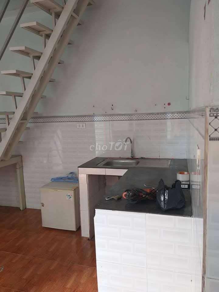 Phòng trọ 25m2 Đường Gò Cát, Long Trường, TP.HCM gần vòng xoay Phú Hữu