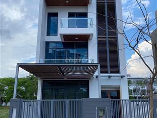CHDV FNT KHU BIỆT THỰ QUẬN 2 BAN CÔNG LỚN