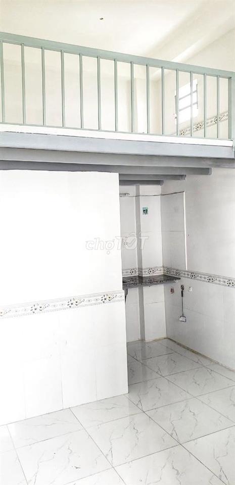 Nhà trọ Phạm Văn Đồng, gần Giga mall, có máy lạnh, có gác