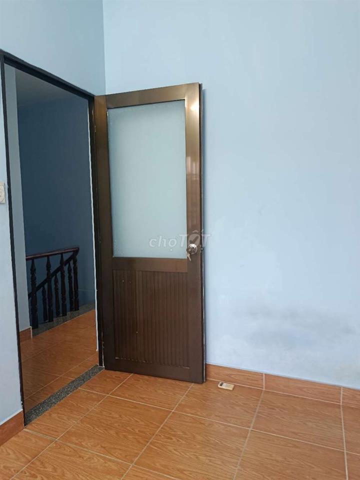 Cho thuê phòng trọ quận 9 có ban công, máy lạnh