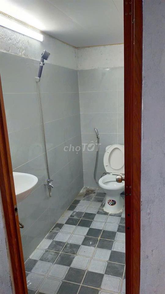 Phòng thuê nhà sạch, đẹp, cách ĐH UFM 100m, thích hợp cho nữ sv & nvvp