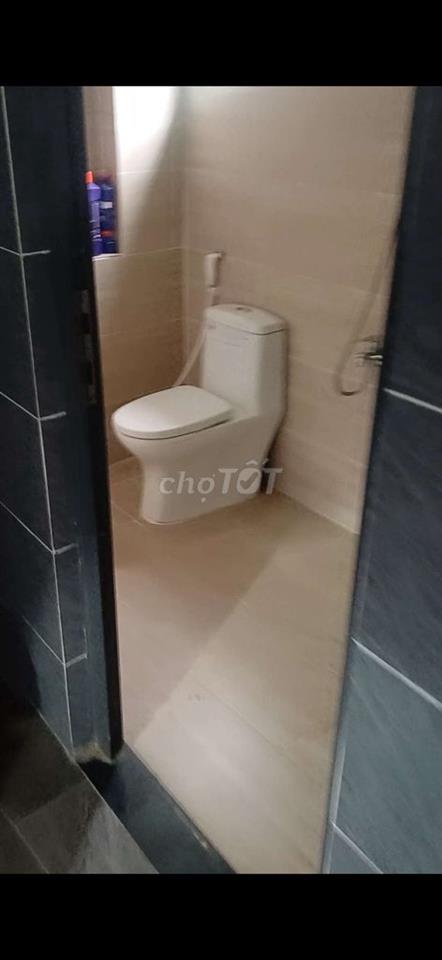 pass phòng còn 5 tháng hợp đồng