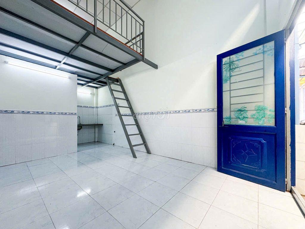 Phòng ở 4ng gần CĐ CÔng Nghệ VinaTex - Phạm Văn Đồng, gân GigaMall.