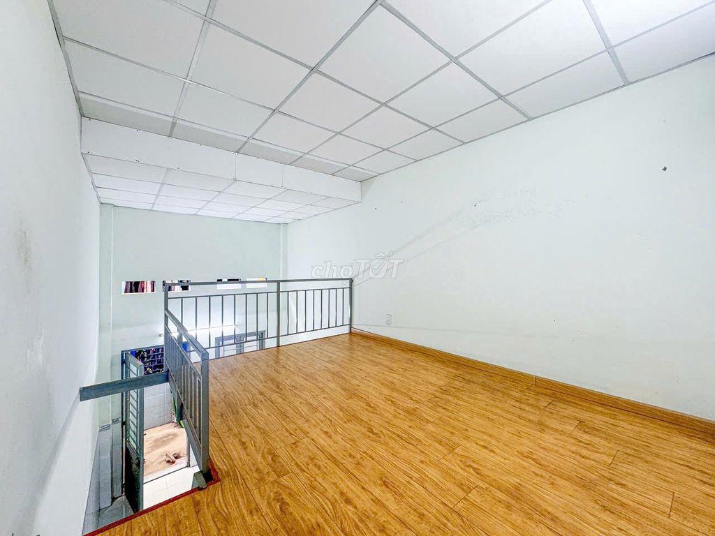 Phòng ở 4ng gần CĐ CÔng Nghệ VinaTex - Phạm Văn Đồng, gân GigaMall.