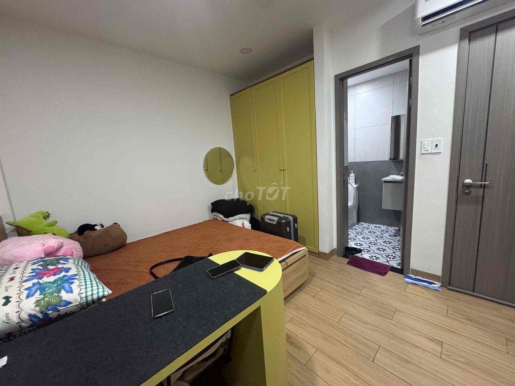 pass phòng đối diện Gobal City, sát bên Q2