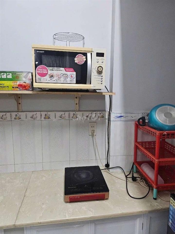 Cho thuê phòng lầu 1 nhà nguyên căn Phước Long B