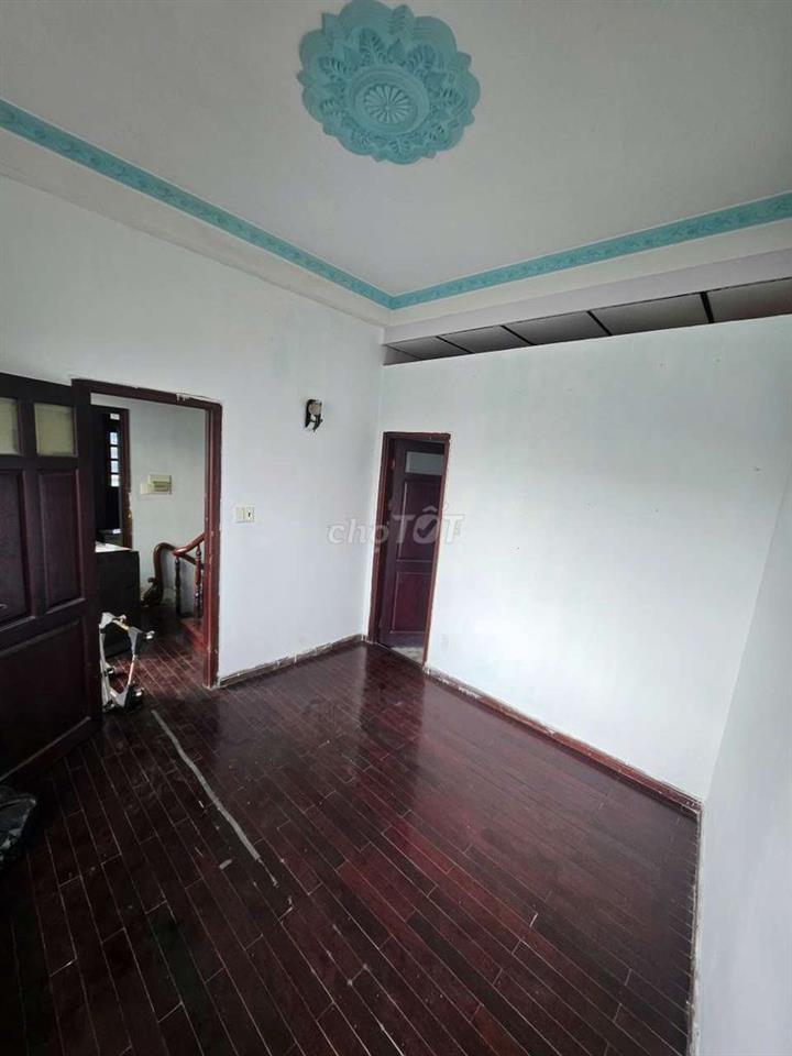 Cho thuê phòng lầu 1 nhà nguyên căn Phước Long B