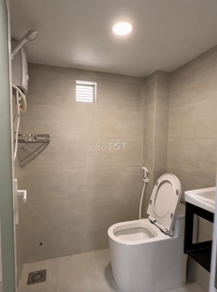 Pass lại phòng ban công cao cấp giá rẻ