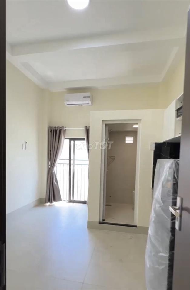 Pass lại phòng ban công cao cấp giá rẻ