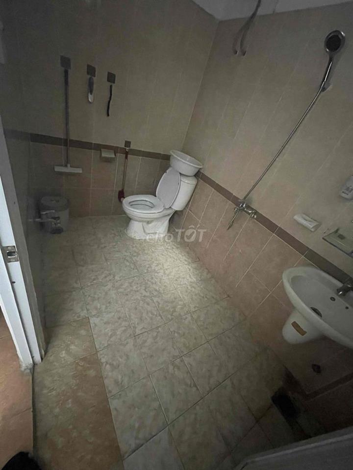 Tìm bạn nữ ở ghép