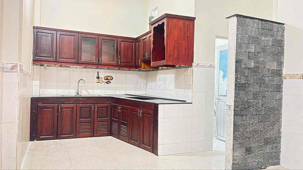 TÌM BẠN NỮ GHÉP PHÒNG TRỌ