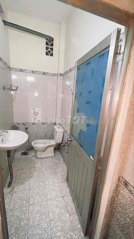 TÌM BẠN NỮ GHÉP PHÒNG TRỌ