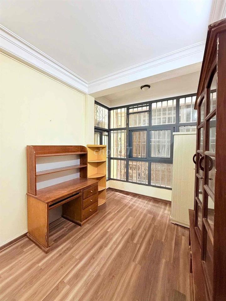 Nhà 5T khu P/Lô Víp Lê Thanh Nghị-Bách Khoa cách oto tránh có mấy bươc