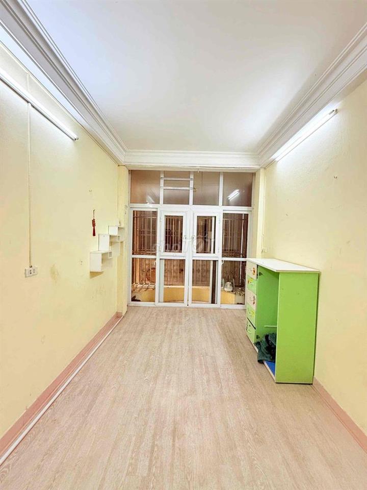 Nhà 5T khu P/Lô Víp Lê Thanh Nghị-Bách Khoa cách oto tránh có mấy bươc