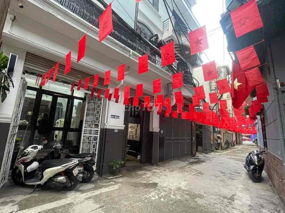 phòng tầng 4 vệ sinh chung ngõ 232 tôn đức thắng oto đỗ cửa
