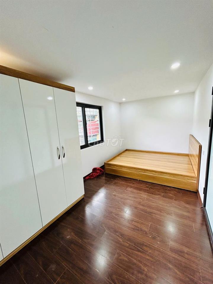 CC cho thuê tầng 4, E8, 2 ngủ, 2 vs, 70m2, đủ đồ tại TT Thành Công