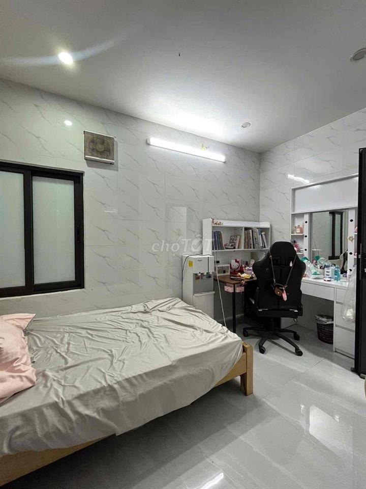 Dưới 6 tỷ có nhà gần Đào Tấn-Oto 10m- Sổ đỏ 24m*5T;MT3,4m;3N;4VS