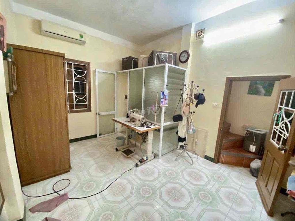 Hơn 3 tỷ có nhà sổ đỏ Đội Cấn-Oto qua-22/25m2;3T;2N