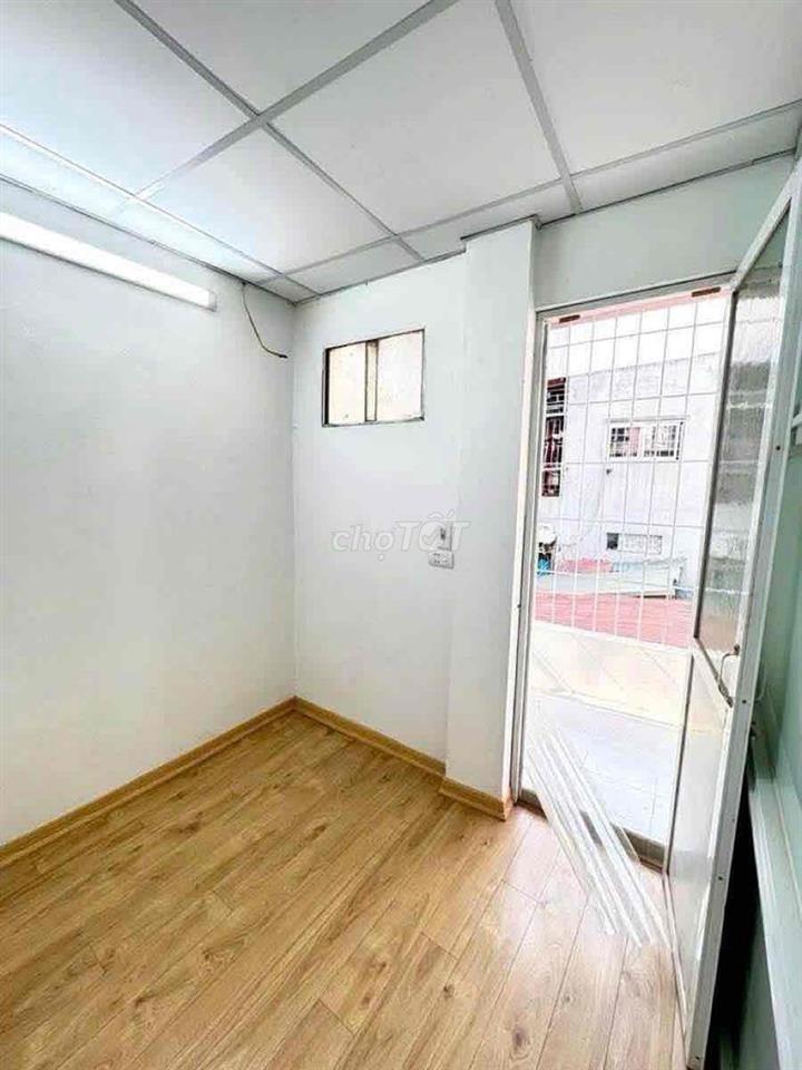Siêu hot! Hơn 3 tỷ có nhà sổ đỏ ngõ chợ KT- NT cơ bản-Ko QH-22m*5T;3N