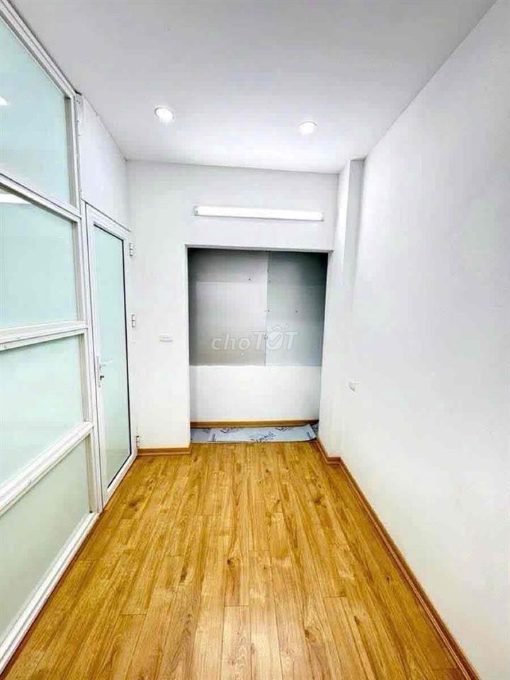 Siêu hot! Hơn 3 tỷ có nhà sổ đỏ ngõ chợ KT- NT cơ bản-Ko QH-22m*5T;3N